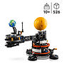 LEGO Technic 42179, Jorden och månen