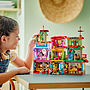 LEGO Disney 43245, Familjen Madrigals magiska hus