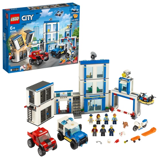 Läs mer om LEGO City Police 60246, Polisstation